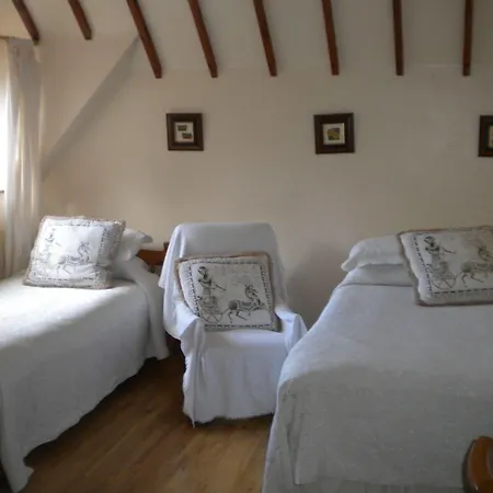 Pensión Glenshandan Swords